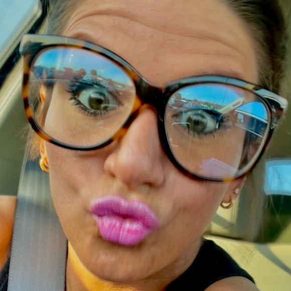 Meet your Posher, Haley - Picture 2 of 8